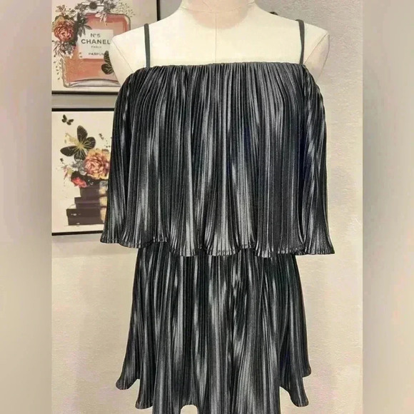 LULUS Clasi Women Spaghetti Strap Pleated Jumpsuit Black Size Medium- Worn Once - Picture 8 of 13